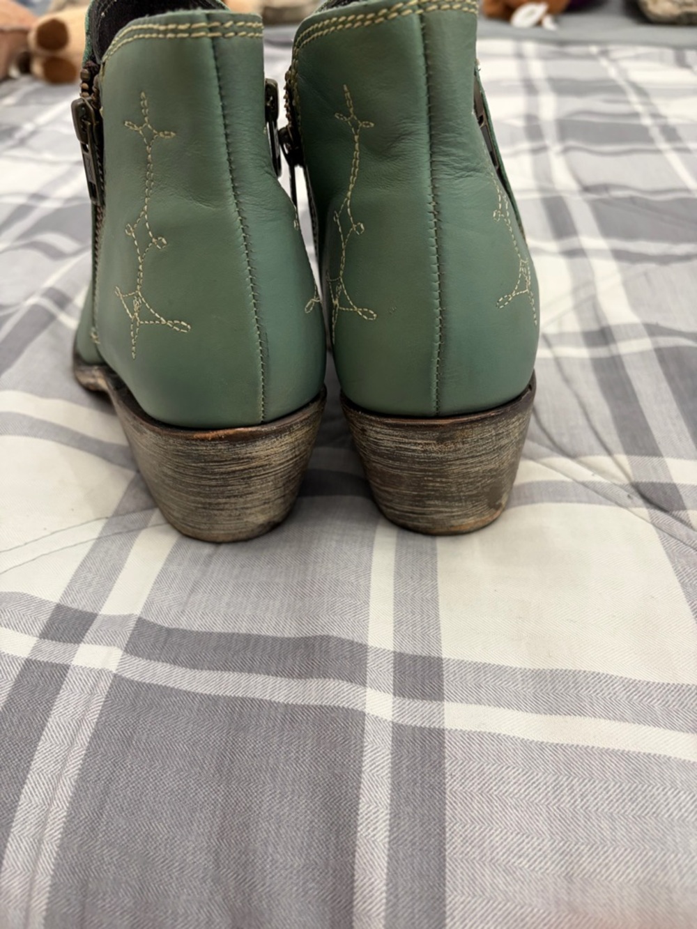 Liberty Black Women's Green mint Embroidered Leather Ankle Boots size 8.5 - Picture 6 of 10